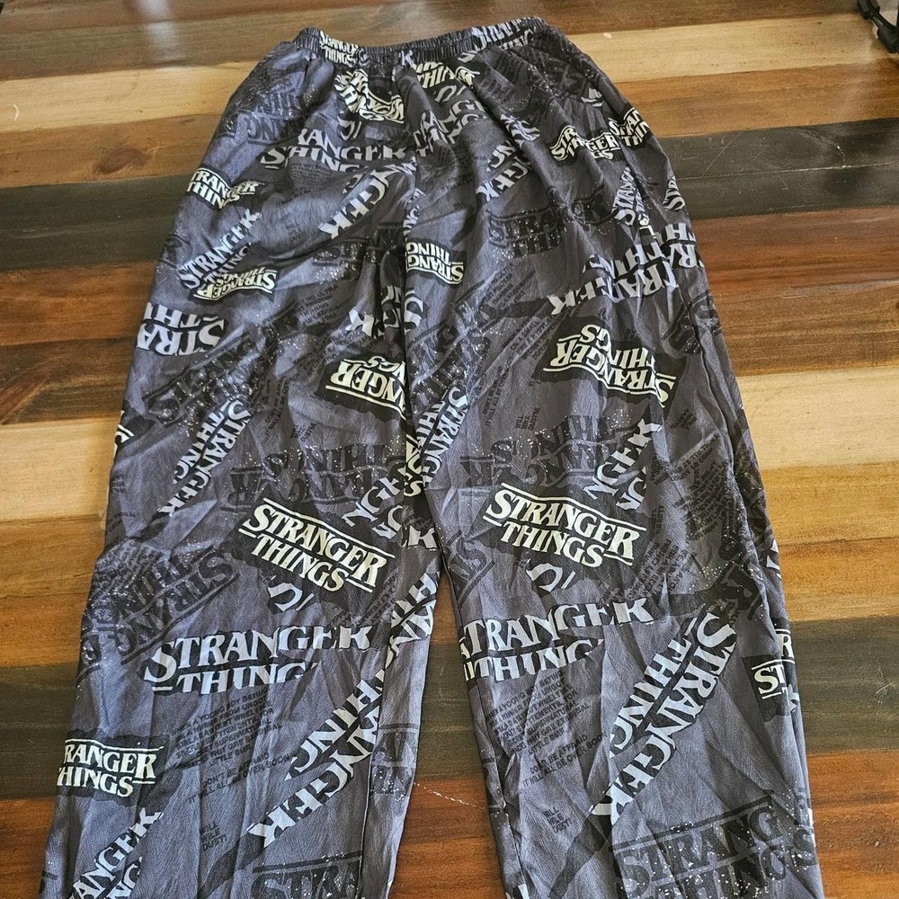 Stranger Things All-Over Print Lounge Pajama Pants Size Large Gray Black 0110